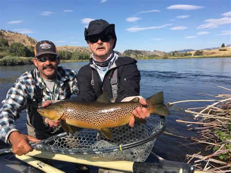 Fishing The Missouri River .